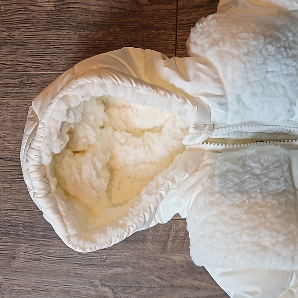 Jessica Simpson size 12Mo and 18Mo Faux Fur Jacket New with Tags - Picture 2 of 7